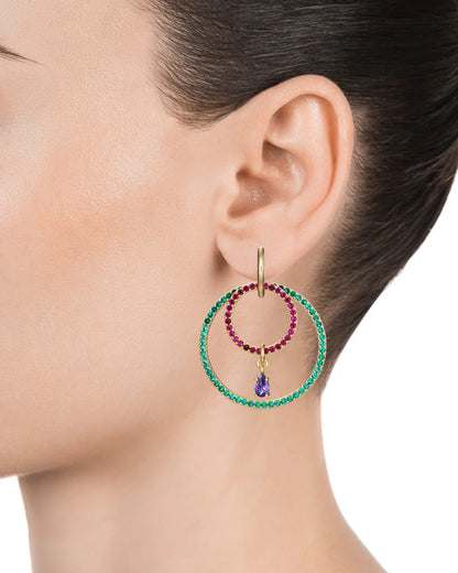 Pendientes Elegant de plata de ley con baño de oro y dos aros de diferentes tamaños con circonitas